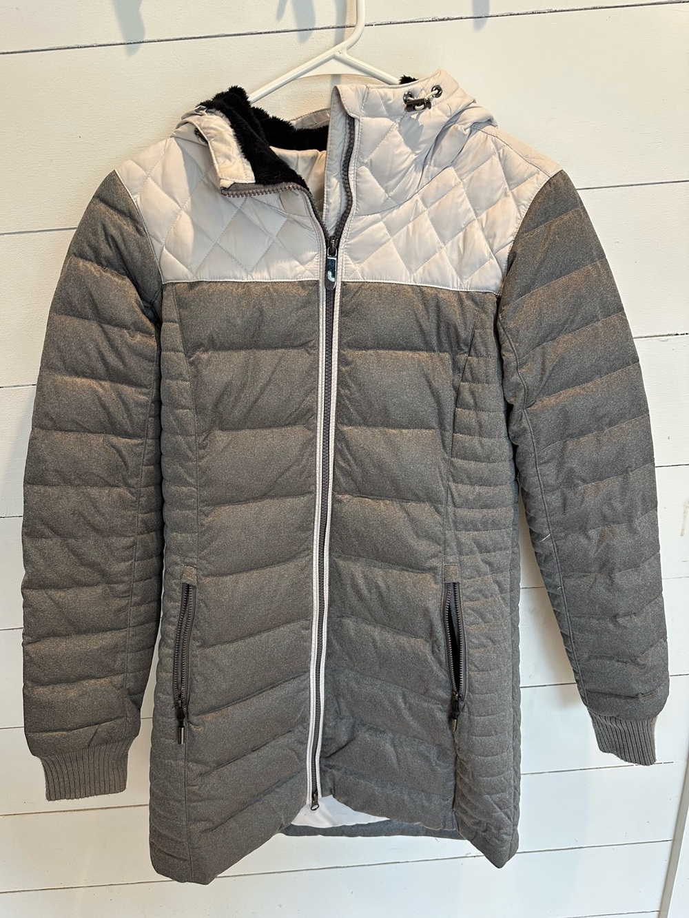 Women’s Lolo Hooded Puffer Coat - Gray & White